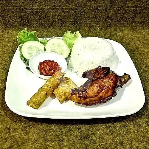 Gambar Makanan Pop Eat, Banguntapan (Spesial Roti Cane Gule Ayam Bakar Goreng Kremes Uduk) 15
