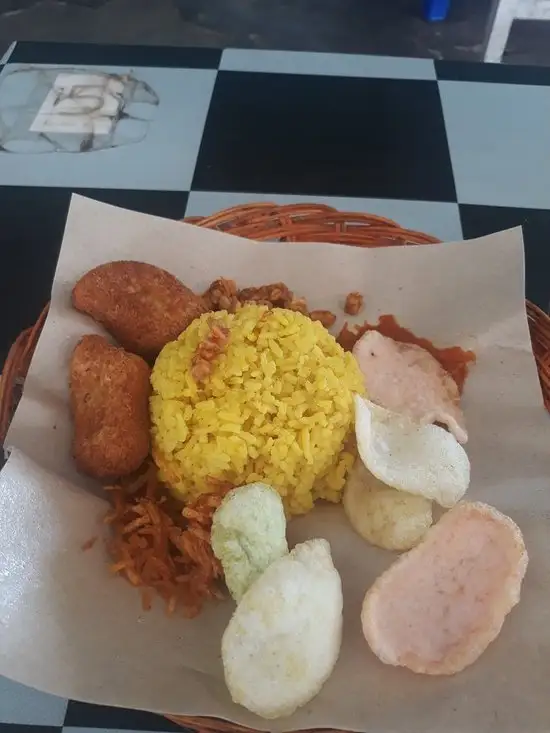 Gambar Makanan Nasi Kuning Pasundan 1