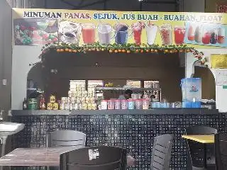 Hot Nasi Kukus Ayam Goreng Berempah Masjid Tanah