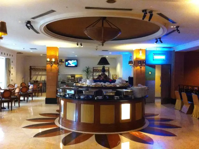 Gambar Makanan D' La Fontaine Coffee Shop - Hotel Kaisar 13
