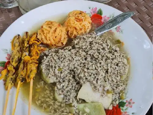 Lontong Kupang Cak Zain Renon, Puputan Renon