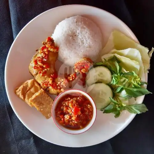 Gambar Makanan Ikan Bakar Mandi Cabe, Mengwi 1