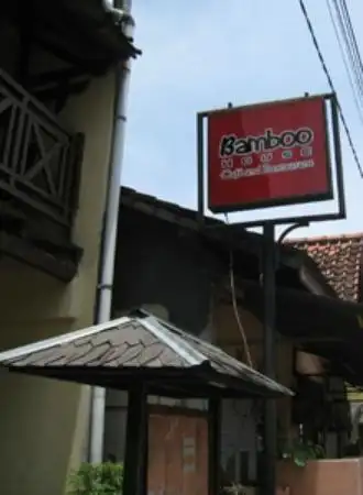 Gambar Makanan Bamboo House Cafe and Restaurant 9