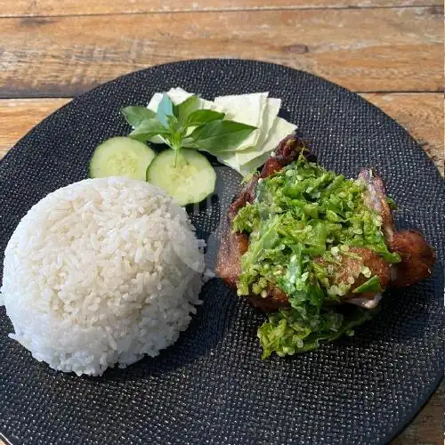 Gambar Makanan Ayam & Bebek Sambal Hitam Oemge, Canggu 1