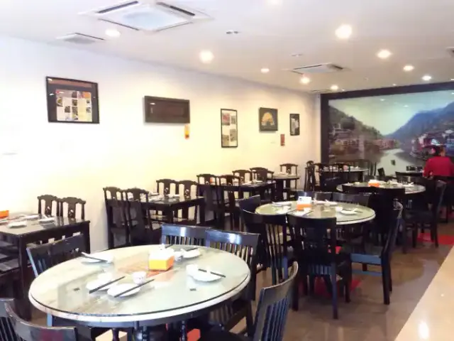 De Hunan Restaurant