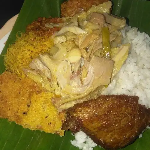 Gambar Makanan NASI BHUK UMIK MOH, Jl.ZAENAL ZAKSE GG. 4 JODIPAN 18