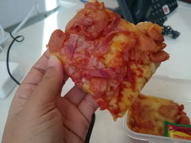 Gambar Makanan Henk's Pizza 10