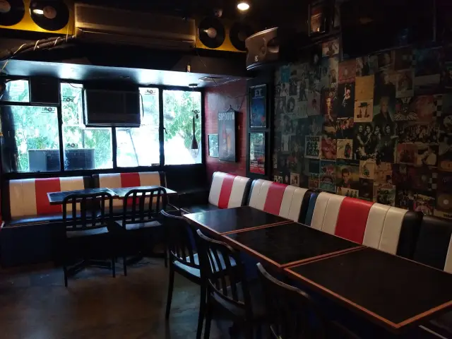 Cafe 80's Bar & Resto Food Photo 4