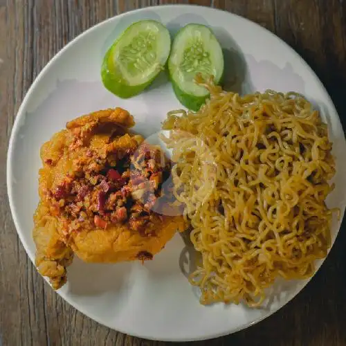 Gambar Makanan Ayam Geprek Bude Siti, Cengkareng 20