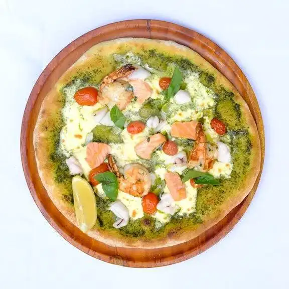 Gambar Makanan Pizza, Cake, Sandwich & Salad, Ayana Midplaza 5
