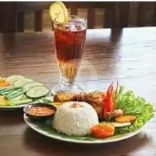 Gambar Makanan Ayam & Es Pisang Ijo Karlina, Lembang 6
