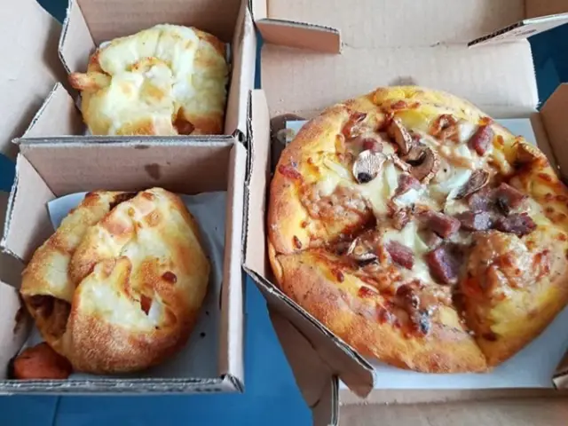 Gambar Makanan Domino's Pizza 1