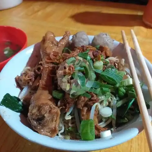 Gambar Makanan Waroeng Fadilah Bakso Beranak & Mie Ayam Ceker, Roxy 12