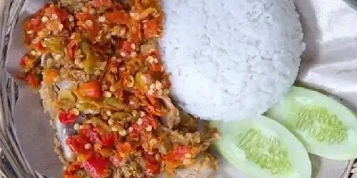 Ayam Geprek Jebret, Sarijo