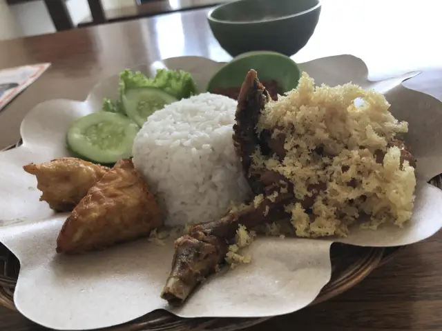 Gambar Makanan Ayam Tulang Lunak Keratonan 7