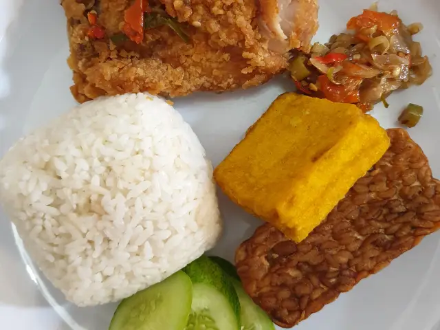 Gambar Makanan Ayam Geprek Pangeran 3