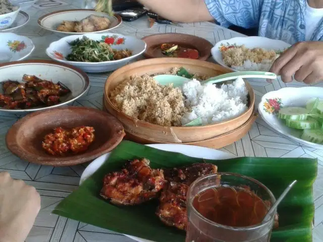 Gambar Makanan Restoran Sari Laut Bu Gandos 8