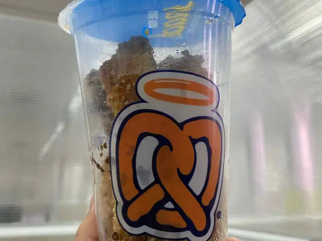 Gambar Makanan Auntie Anne's 3