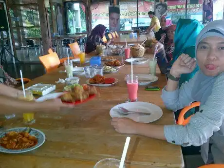 Gambar Makanan Resto & Cafe Kemayoran 7