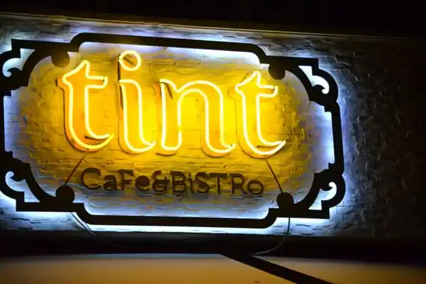 Tint Cafe &amp; Bistro'nin yemek ve ambiyans fotoğrafları 1