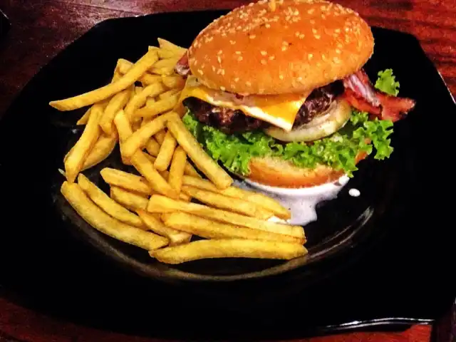 Burger Byte Food Photo 2