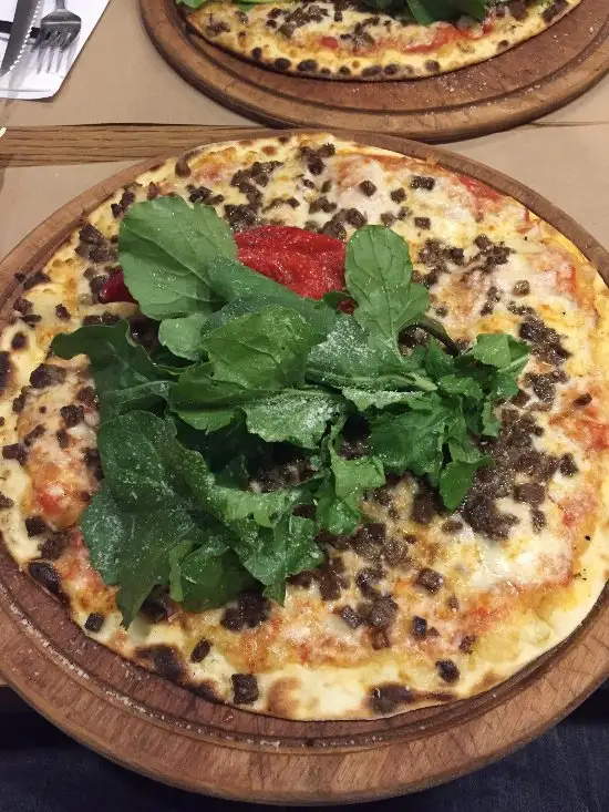 Pizza Locale'nin yemek ve ambiyans fotoğrafları 19