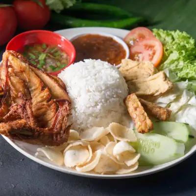 Along Nasi Kukus