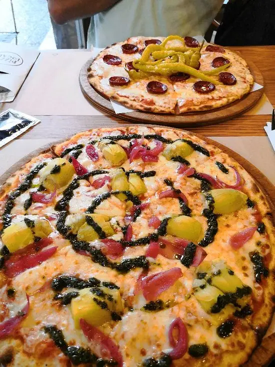 Pizza Locale'nin yemek ve ambiyans fotoğrafları 8