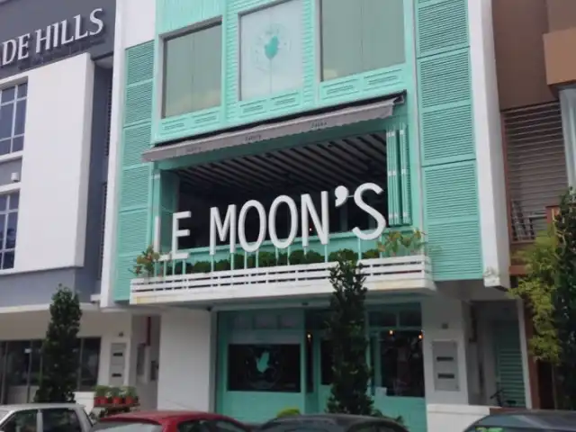 Le Moon's