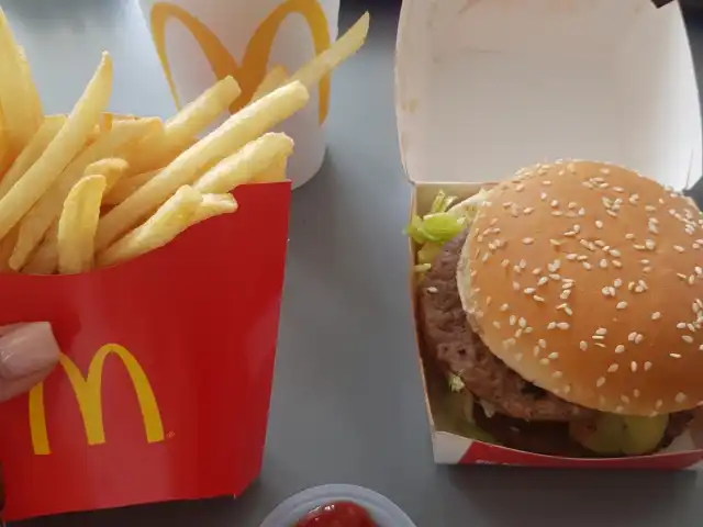 McDonald's & McCafè Food Photo 11
