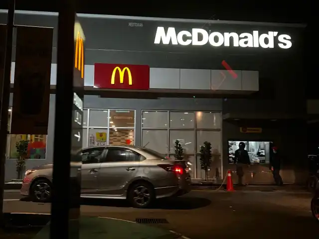 McDonald’s & McCafe Drive-Thru