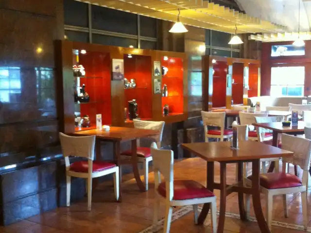Gambar Makanan Cafe de France - Ambhara Hotel 8