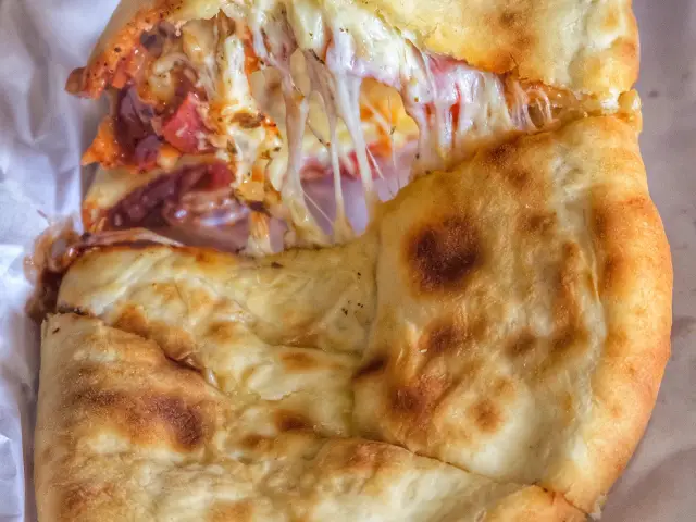 Gambar Makanan Pizza Prank 9