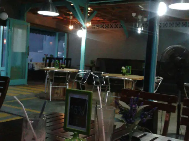 Gambar Makanan De'ras Mani's Cafe 3
