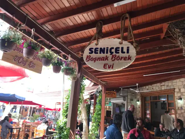 Seniçeli  Boşnak Börek Evi'nin yemek ve ambiyans fotoğrafları 3