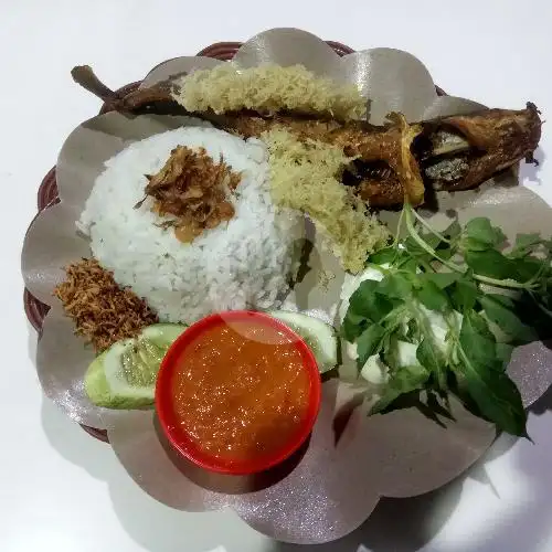 Gambar Makanan Pecel Lele Dan Ayam Serundeng Kriuk Om Dung, Bekasi Timur 1