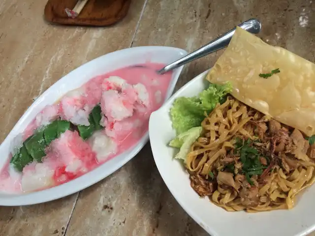 Gambar Makanan Omasemi (Mie & Bubur Ayam) 2