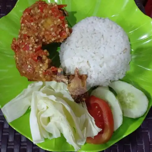 Gambar Makanan Ayam Panggang Bumbu Merah & Nasi Rawon Chen-Chen, Tukad Balian 8