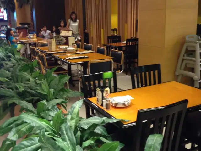 Gambar Makanan California Pizza Kitchen 13