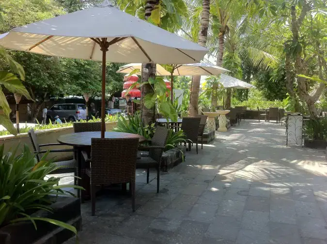 Cafe Dedapoer - The Oasis Lagoon Sanur