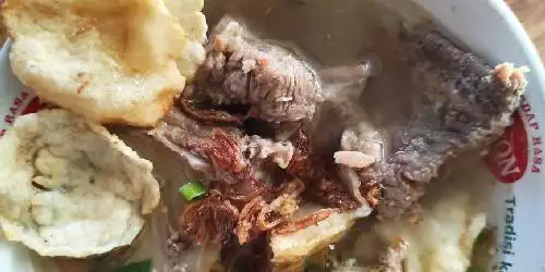 Sop Iga Dan Ayam Bakar Kharisma Jaya