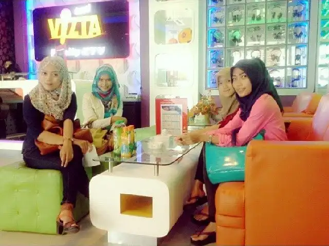 Gambar Makanan Melly Glow Cafe & Family KTV 11