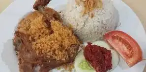 Ayam, Bebek, Ikan & Iga Bekrot, Kayuringin