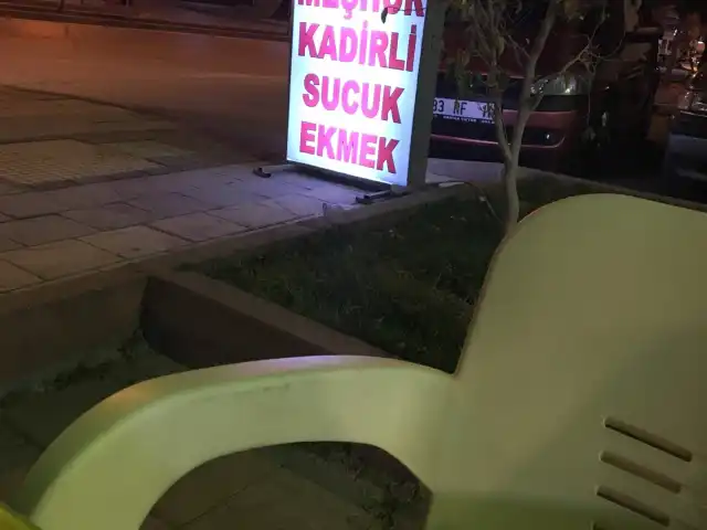 Meşhur Kadirli Sucuk Ekmek Evi'nin yemek ve ambiyans fotoğrafları 6