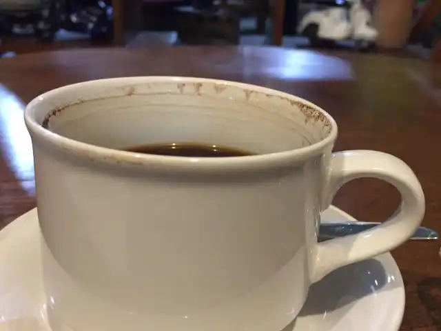 Gambar Makanan Kedai Kopi Meja Bundar 8