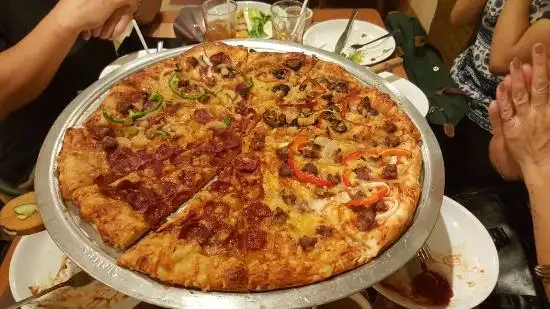 Shakey's Food Photo 1