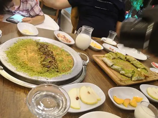 Ehdişam Künefe'nin yemek ve ambiyans fotoğrafları 2