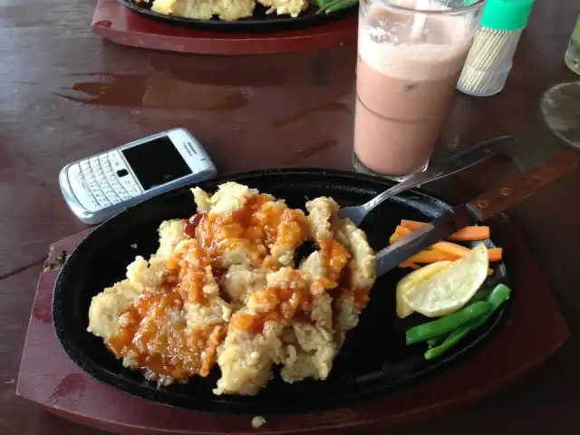 Gambar Makanan Raden's Crispy Steak & Spicy Chicken 5