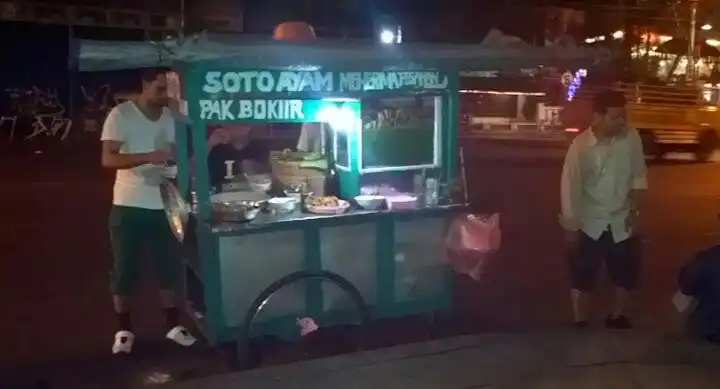 Soto Ayam Pak Bokir (depan Apotek Kimia Farma)