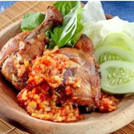 Gambar Makanan Ayam Penyet Aqila's Kitchen,Batam Centre 4